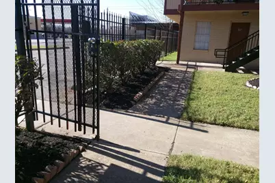 4710 Airport Boulevard #203, Houston, TX 77048 - Photo 11