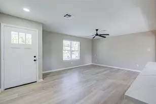 411 Oaklawn St, League City, TX 77573 - Photo 3