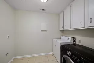 7802 Santa Elena St, Houston, TX 77061 - Photo 21