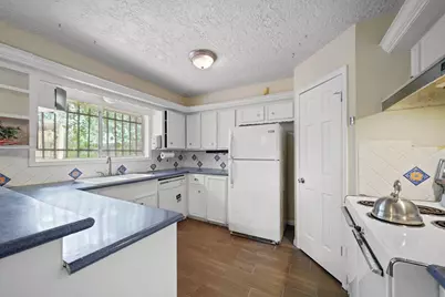 7802 Santa Elena Street, Houston, TX 77061 - Photo 11