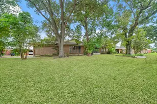 7802 Santa Elena St, Houston, TX 77061 - Photo 3