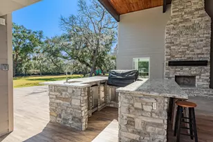 692 County Rd 605, Angleton, TX 77515 - Photo 29