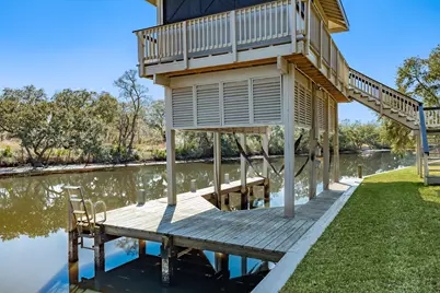 692 County Road 605, Angleton, TX 77515 - Photo 37