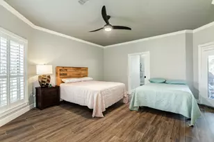 692 County Rd 605, Angleton, TX 77515 - Photo 17