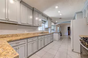 12803 Louisville St, Houston, TX 77015 - Photo 9