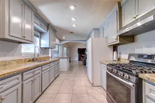 12803 Louisville St, Houston, TX 77015 - Photo 15