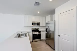 10816 Bird Of Paradise Ln, Houston, TX 77016 - Photo 3