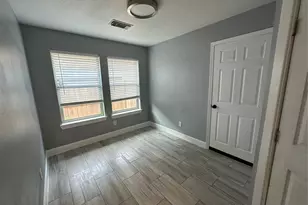 312 Green Isle Ave, Dickinson, TX 77539 - Photo 5