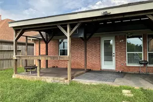 312 Green Isle Ave, Dickinson, TX 77539 - Photo 13