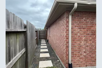 312 Green Isle Avenue, Dickinson, TX 77539 - Photo 19