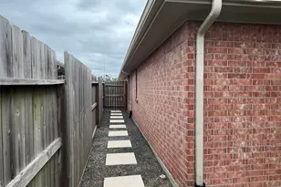 312 Green Isle Ave, Dickinson, TX 77539 - Photo 19