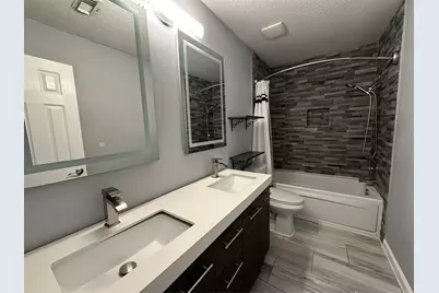 312 Green Isle Avenue, Dickinson, TX 77539 - Photo 11