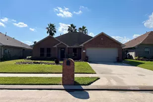 312 Green Isle Ave, Dickinson, TX 77539 - Photo 1