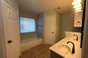 105 Harbor Ct Dr, Conroe, TX 77356 - Photo 17