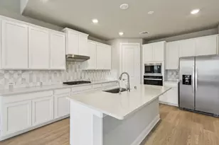 2823 Clapbread Ln, Rosenberg, TX 77471 - Photo 9