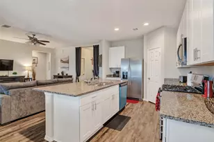 3502 Conquest Cir, Texas City, TX 77591 - Photo 5