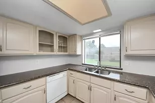 9423 Garden Bridge St, Houston, TX 77075 - Photo 13