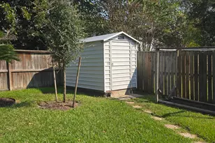 9423 Garden Bridge St, Houston, TX 77075 - Photo 29