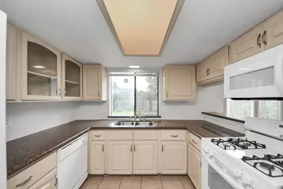 9423 Garden Bridge Street, Houston, TX 77075 - Photo 11