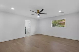 10514 Emnora Ln, Houston, TX 77043 - Photo 9