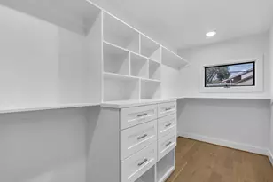 10514 Emnora Ln, Houston, TX 77043 - Photo 15