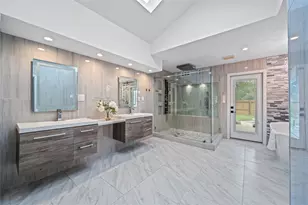 9022 Quebec Dr, Houston, TX 77096 - Photo 3