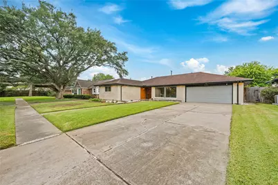 9022 Quebec Drive, Houston, TX 77096 - Photo 7