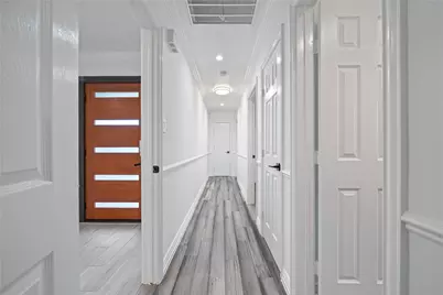 9022 Quebec Drive, Houston, TX 77096 - Photo 37