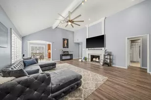 3919 E Wisteria Cir, Sugar Land, TX 77479 - Photo 15