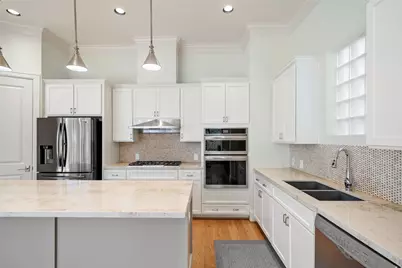 18 Wooded Park Place, The Woodlands, TX 77380 - Photo 7