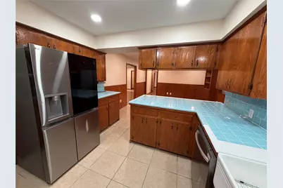 2015 51st Street, Galveston, TX 77551 - Photo 11