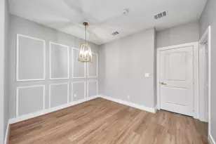 8121 Venus St, Houston, TX 77088 - Photo 9