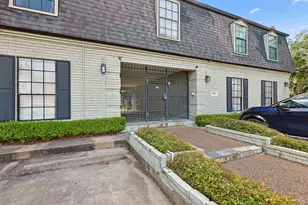 3402 Garrott St, Houston, TX 77006 - Photo 9
