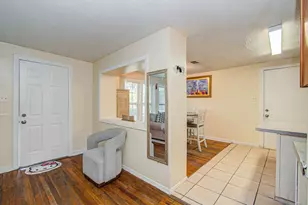 981 S Victory Dr, Houston, TX 77088 - Photo 15