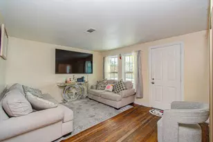 981 S Victory Dr, Houston, TX 77088 - Photo 13