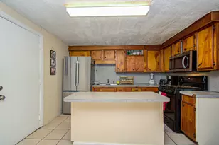 981 S Victory Dr, Houston, TX 77088 - Photo 17