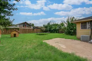 981 S Victory Dr, Houston, TX 77088 - Photo 29