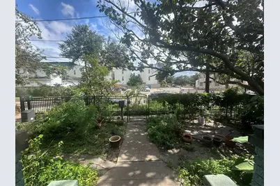 1004 Missouri Street, Houston, TX 77006 - Photo 9