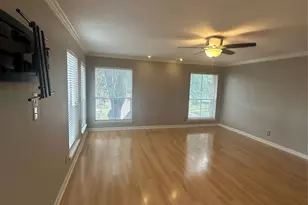 10005 Kemp Forest Dr, Houston, TX 77080 - Photo 15