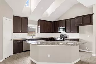 8510 Amber Bend Dr, Baytown, TX 77521 - Photo 9