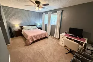 725 E Plum St, Angleton, TX 77515 - Photo 15