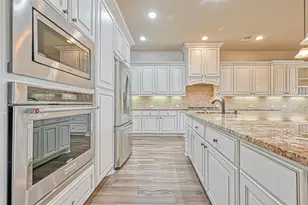10406 Southern Hawker, Conroe, TX 77385 - Photo 15