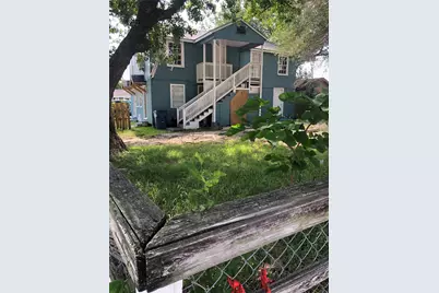 827 1st Avenue N, Texas City, TX 77590 - Photo 1