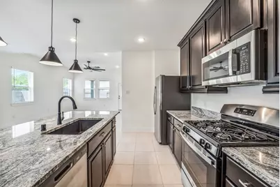19384 Poppy Village Circle, Magnolia, TX 77355 - Photo 11