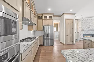 1506 Grayson Oaks Pl, Houston, TX 77043 - Photo 9