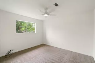 915 S Diamondhead Blvd, Crosby, TX 77532 - Photo 19