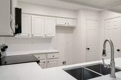 915 S Diamondhead Boulevard, Crosby, TX 77532 - Photo 11