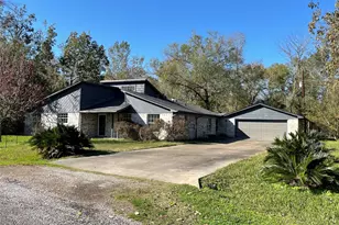 176 Circle Dr, Onalaska, TX 77360 - Photo 1