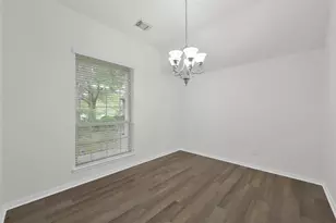 10 Barker Ridge Ct, Spring, TX 77382 - Photo 5