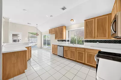 5814 Eldridge Glen Drive, Houston, TX 77041 - Photo 11